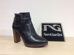 NERO GIARDINI  BOOTS  CUIR NOIR  TALON HAUT AVEC PATIN